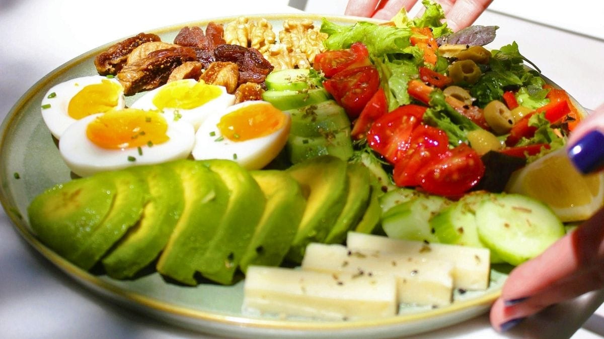 Scientists Discover Why Mediterranean Diet Adds 4.5 Years to Your Life (It's Not the Olive Oil)