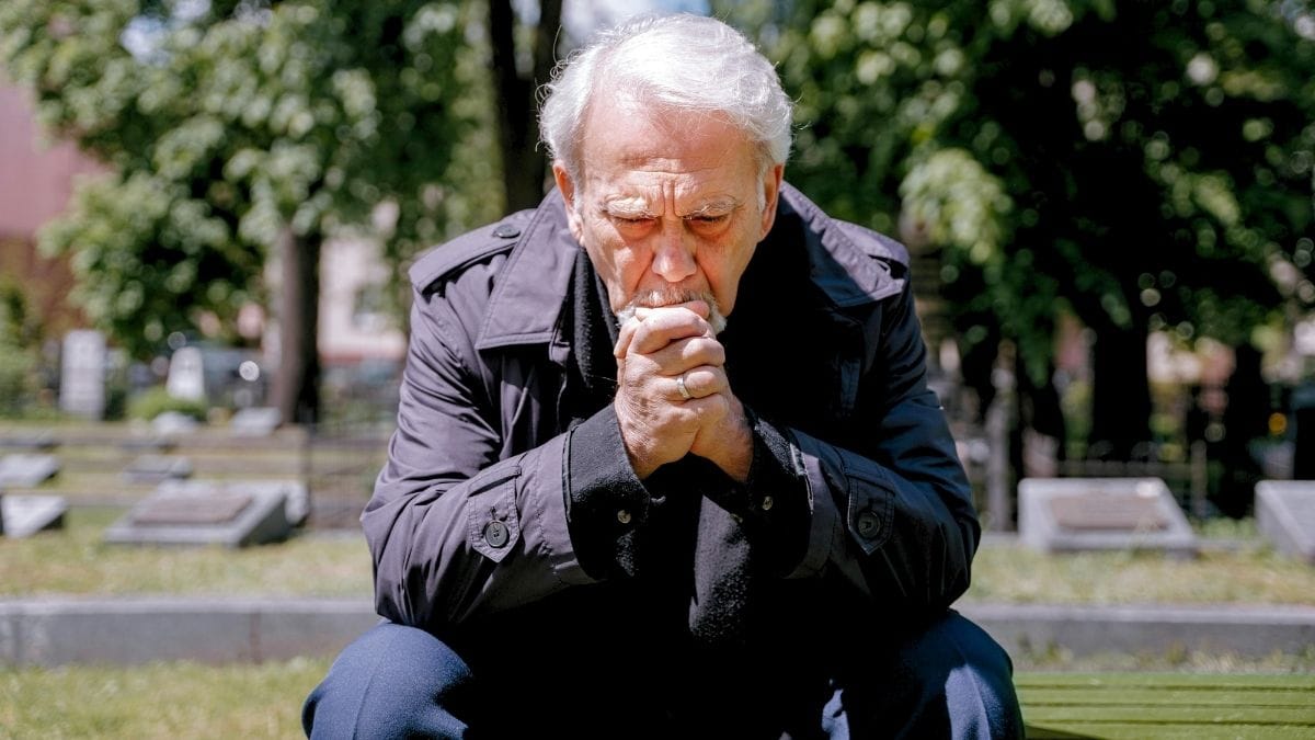 The Hidden Emotional Challenges of Aging (And 5 Smart Ways to Handle Them)