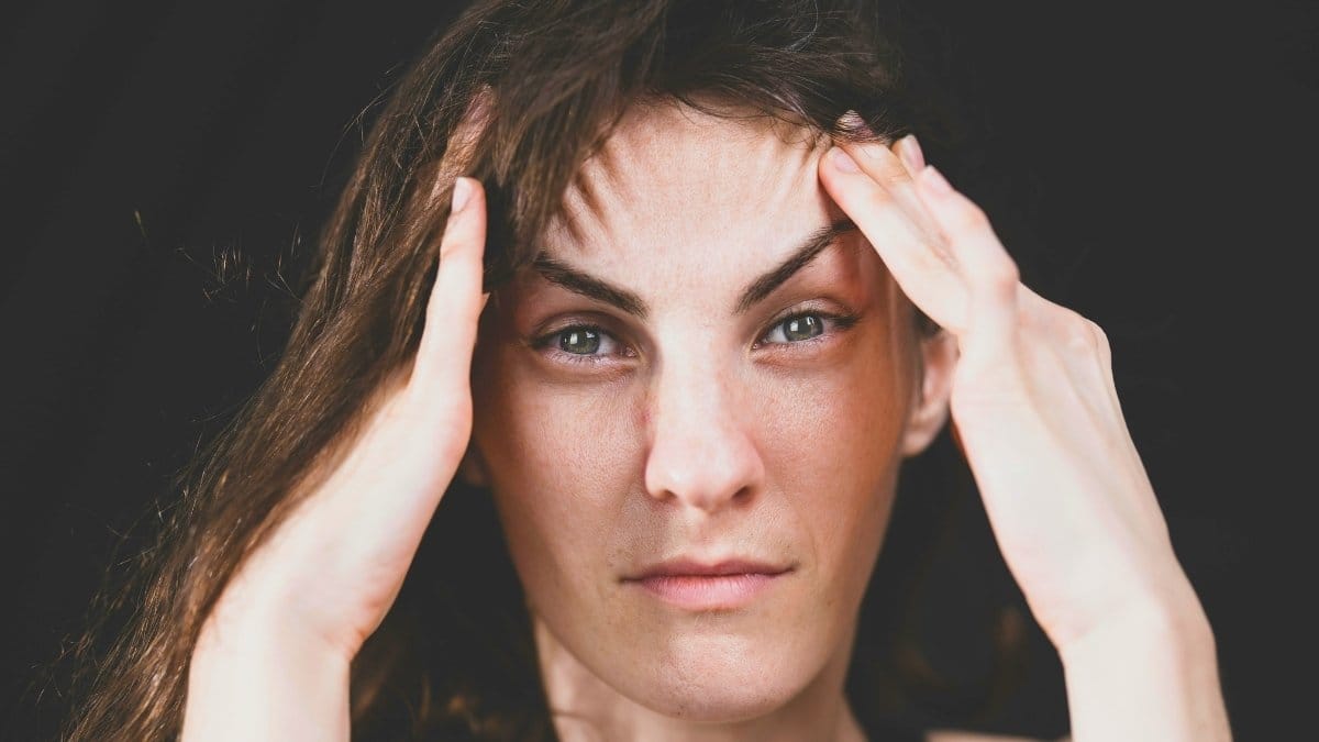 6 Small Ways That Help When Your Mind Won’t Stop Replaying Everything (Your Brain Will Thank You)