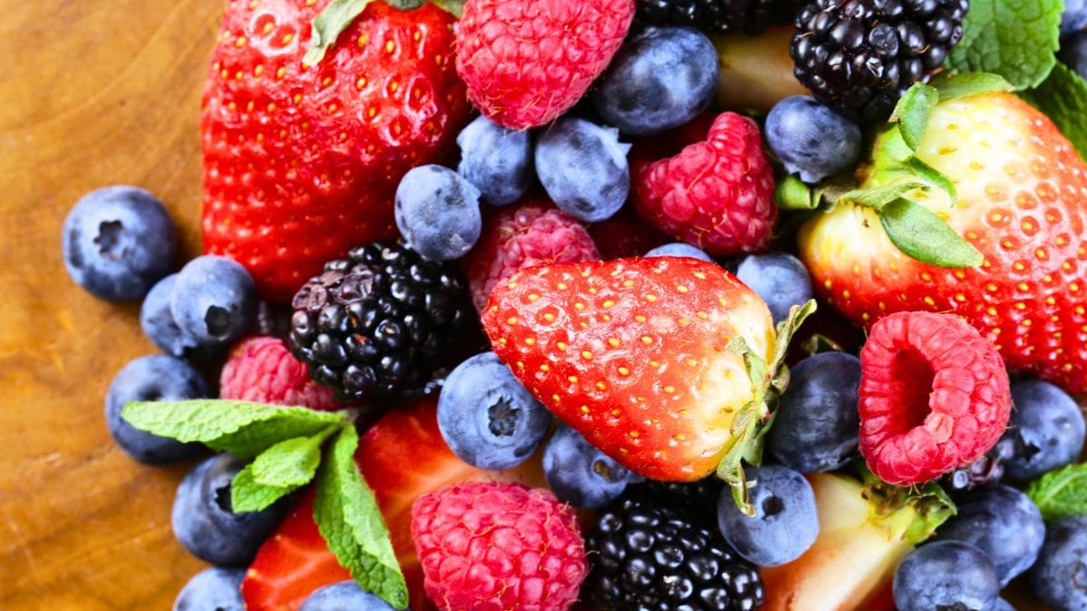 10 Antioxidants Powerhouses that are even healthier than pomegranate seeds