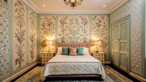11 Timeless Wallpaper Patterns That Never Go Out of Style