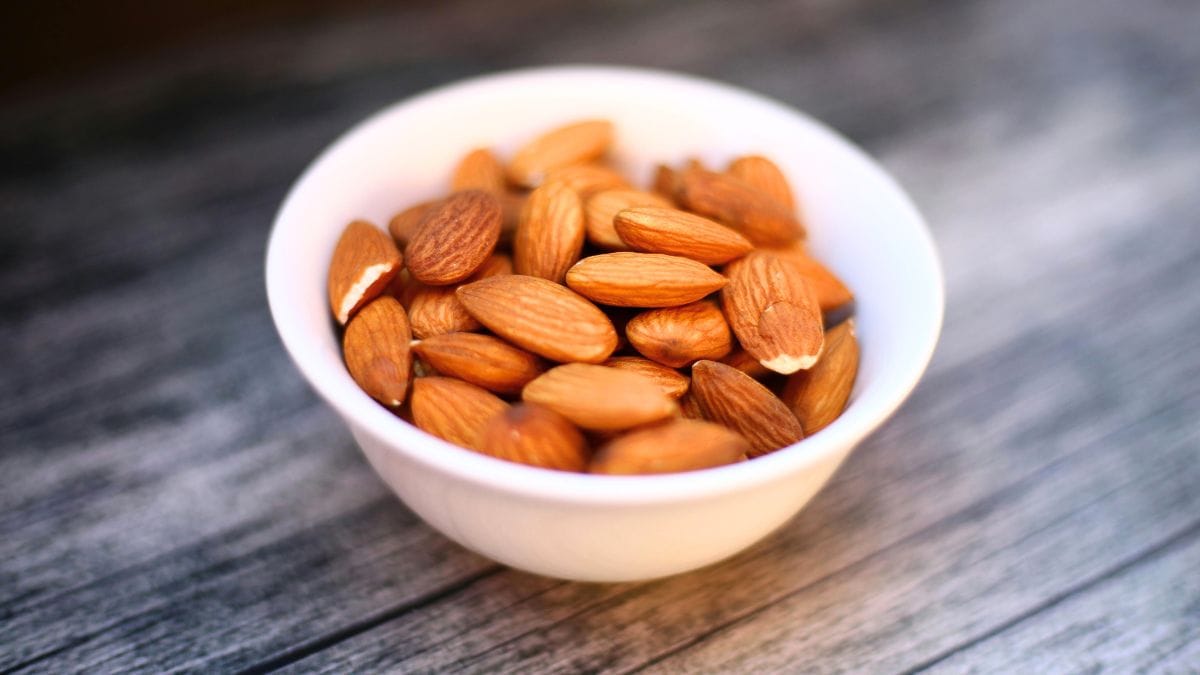 Almonds: 7 Side Effects of Too Much Consumption